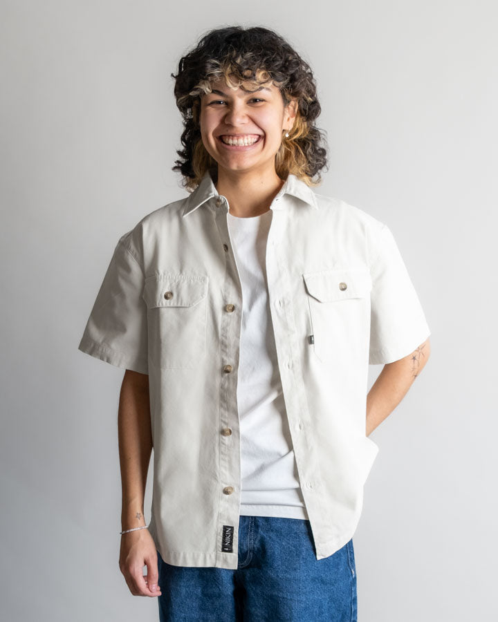 NIKIN TreePlanter Overshirt Workwear Shortsleeve White Sand Hemd