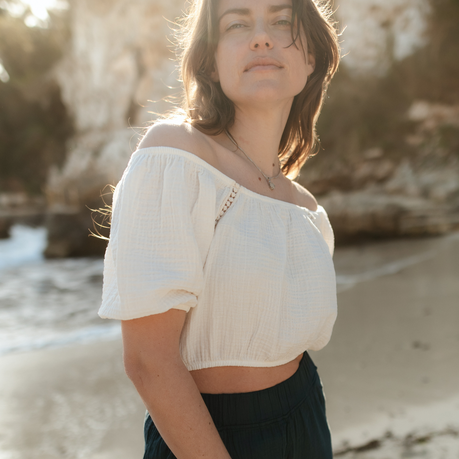 NORDLICHT Mailin Musselin Crop Top Rüschenband