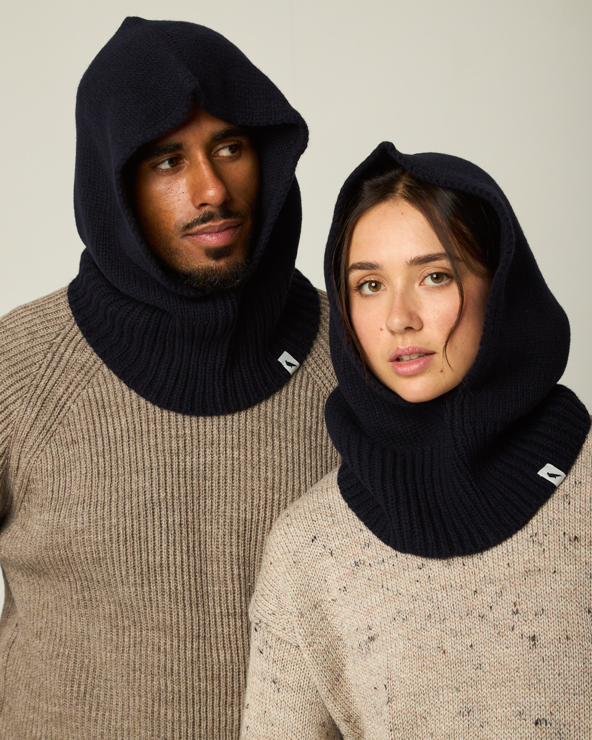 Peregrine Avening Strickkapuze Navy Lambswool