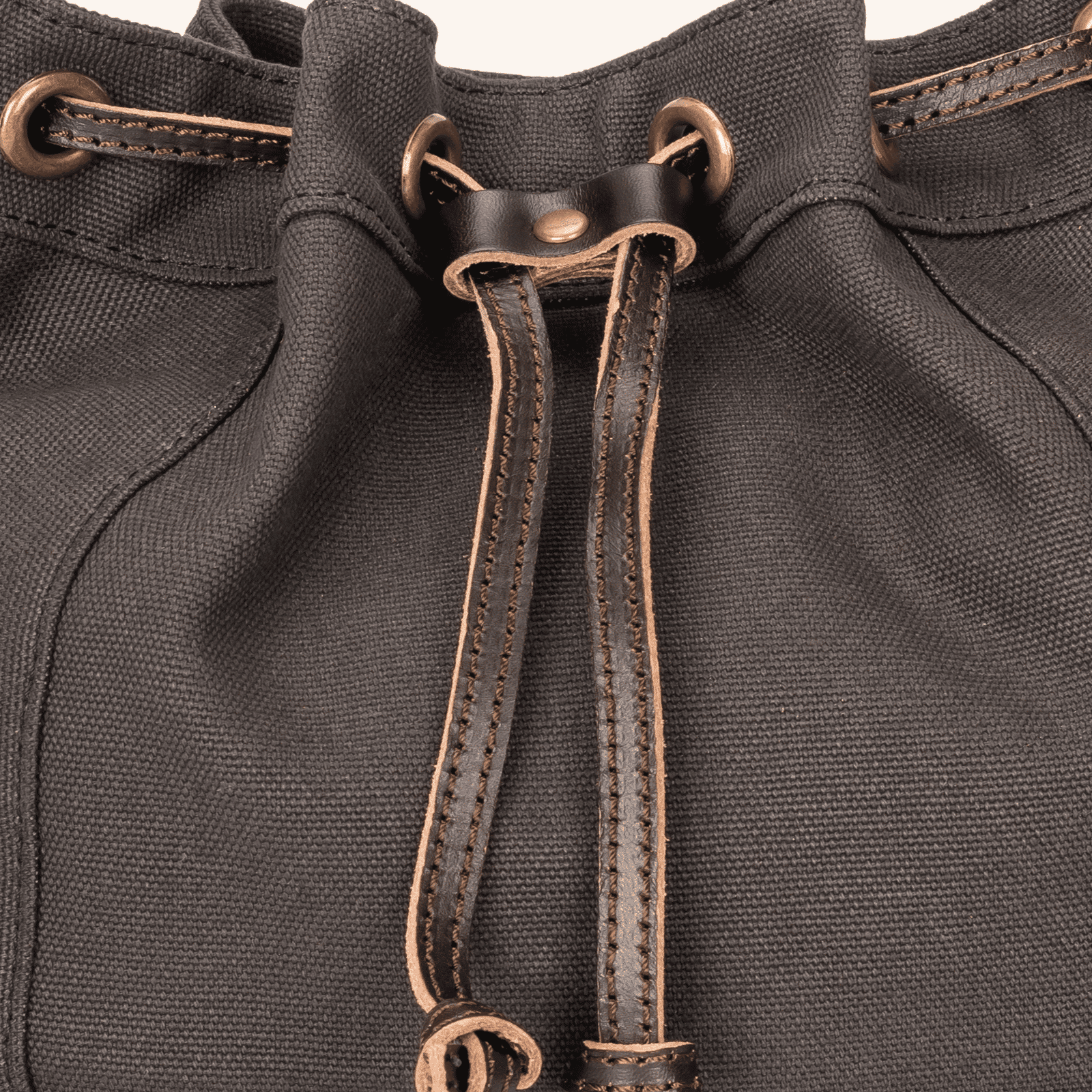 NORDLICHT Janna XS Beuteltasche Grau Leder