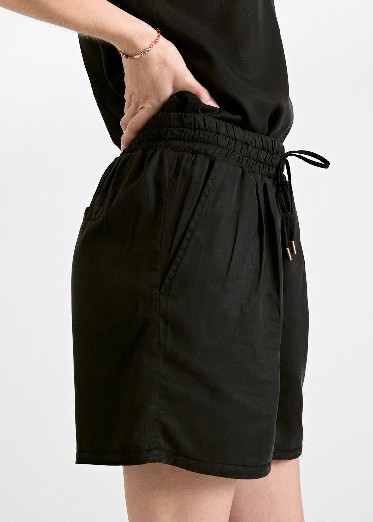 Wijld Twill Shorts Black Damen Kurze Hose Lyocell