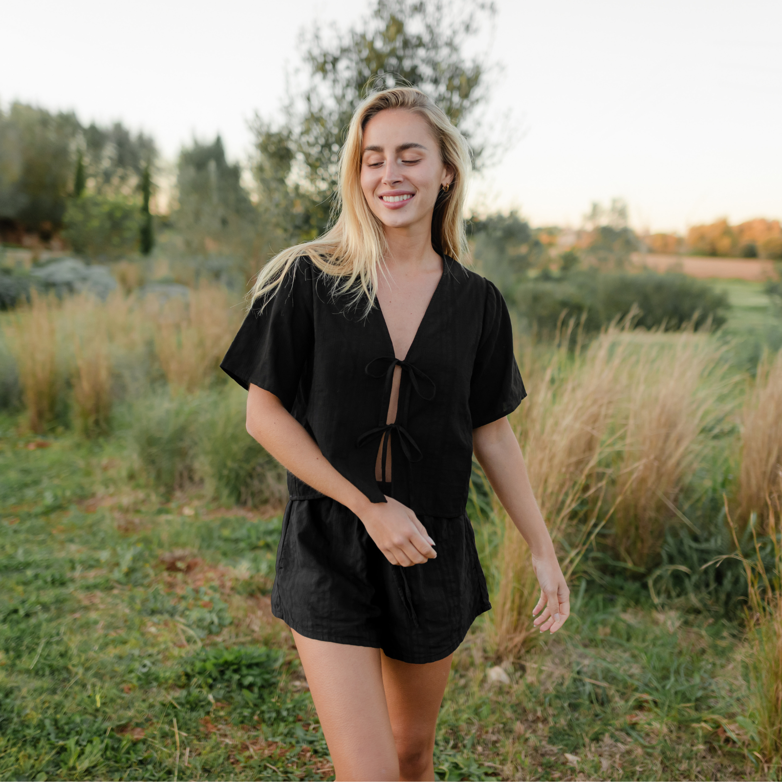 NORDLICHT Kari Jacquard Bluse Schwarz Kurzarm