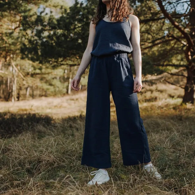Nordlicht Leja Musselin Hose Marineblau Bio-Baumwolle Locker