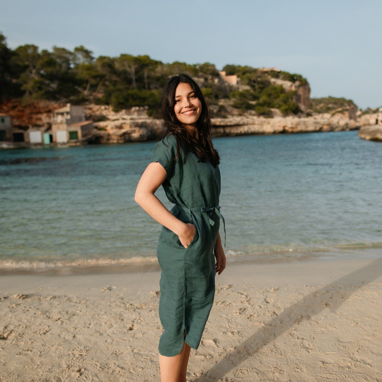 NORDLICHT Elin Leinen Kleid Dunkelgrün mit Taschen