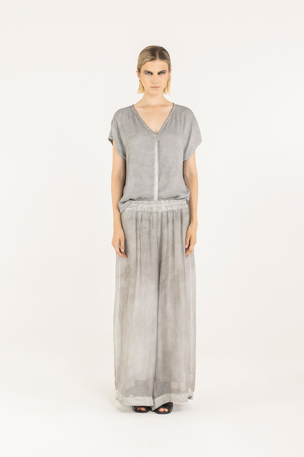Sanctamuerte T-Shirt TShirt V-Ausschnitt Viskose-Satin