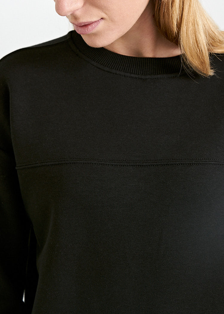 Wijld Marie Sweater Damen Schwarz Stehkragen Holz