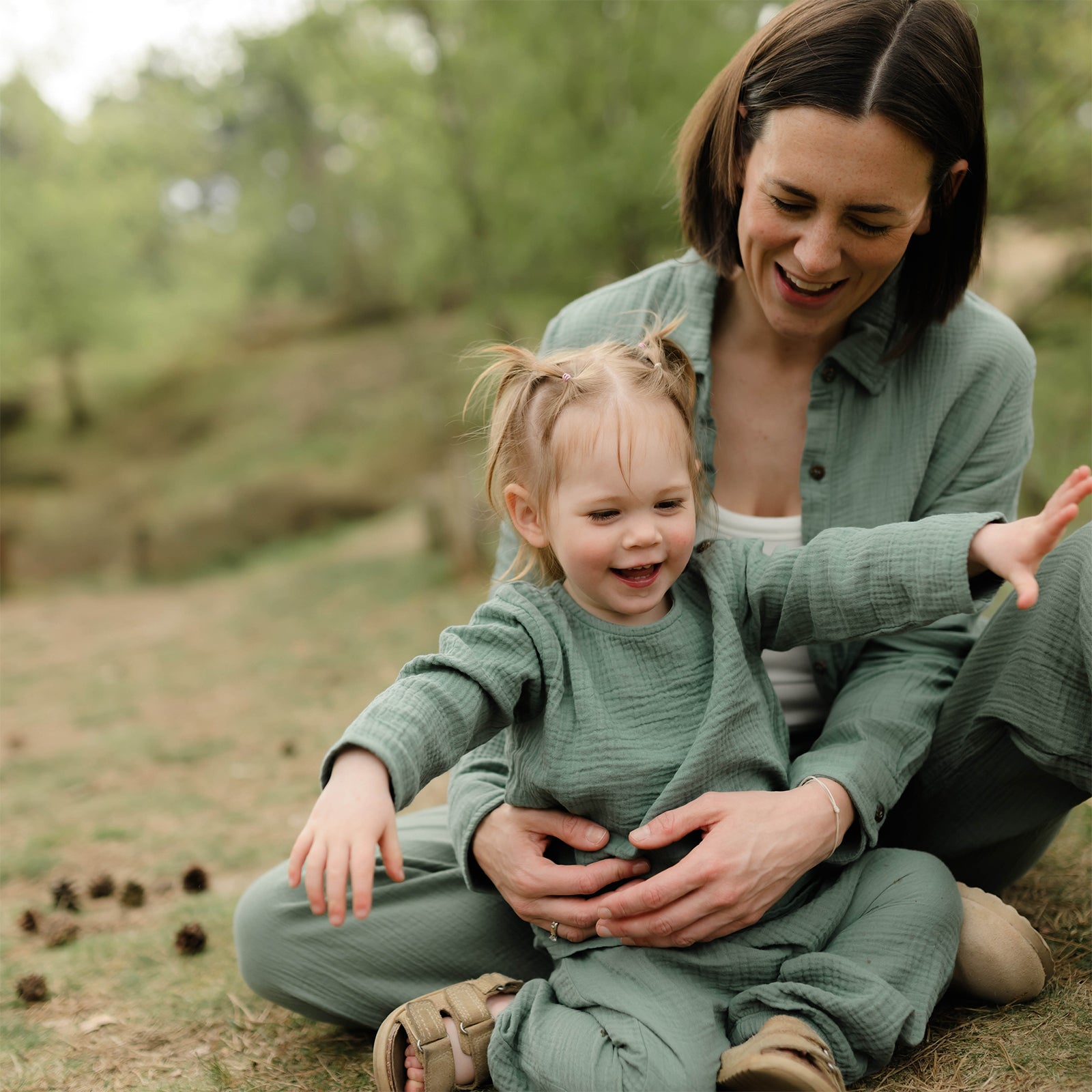 NORDLICHT Leja Kinder Musselin Hose Grün Bio-Baumwolle