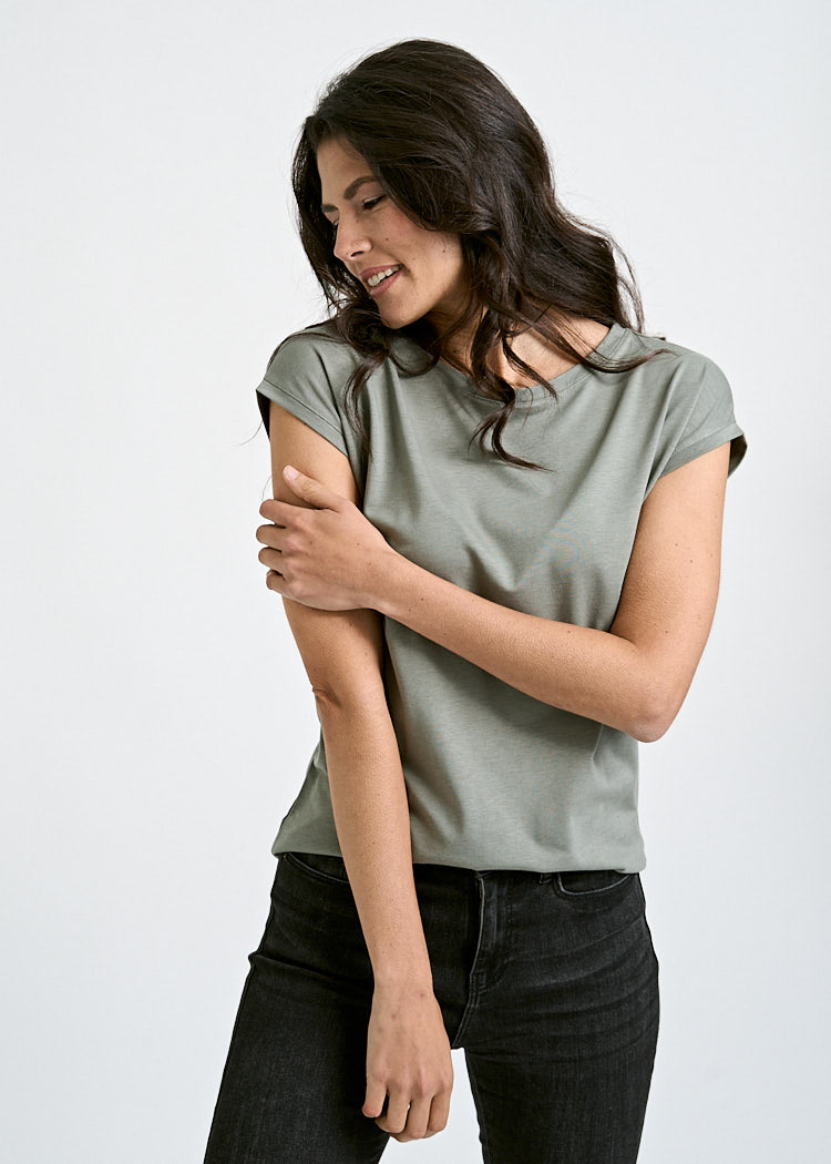 Wijld Elena T-Shirt Agave Green lockerer Schnitt Holzfaser
