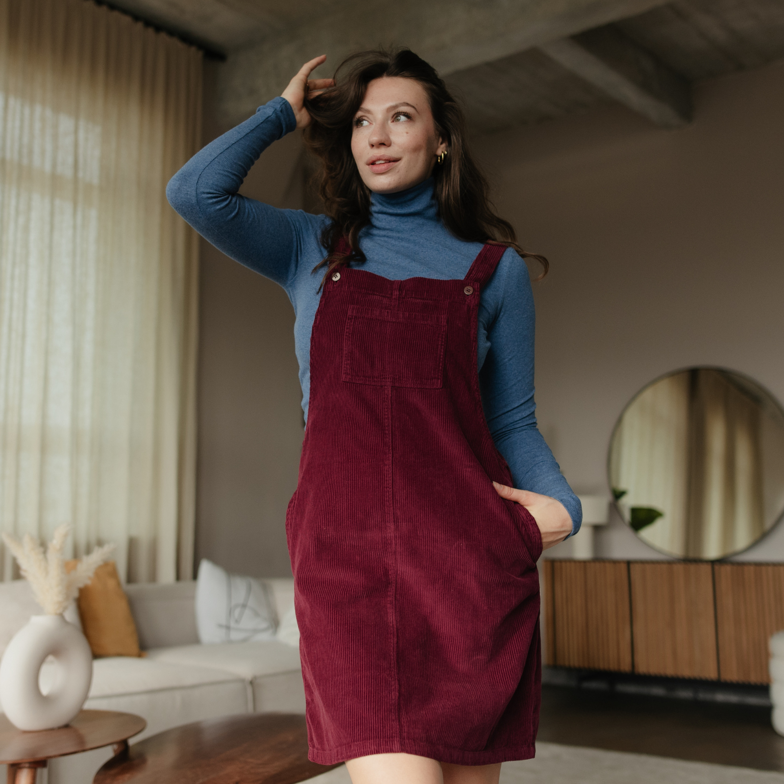 Nordlicht Mika Cord Latzkleid Rot aus Bio-Baumwolle