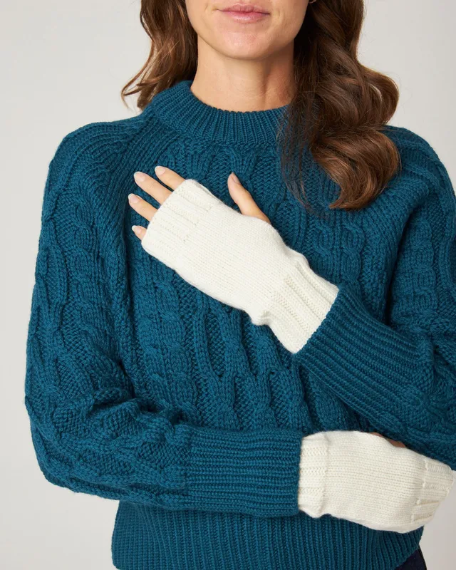 Peregrine Bute Handstulpen Oatmeal Lammwolle
