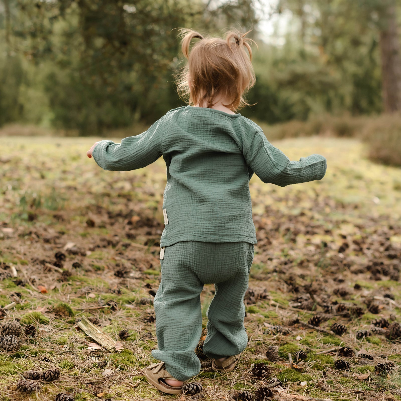 NORDLICHT Leja Kinder Musselin Hose Grün Bio-Baumwolle