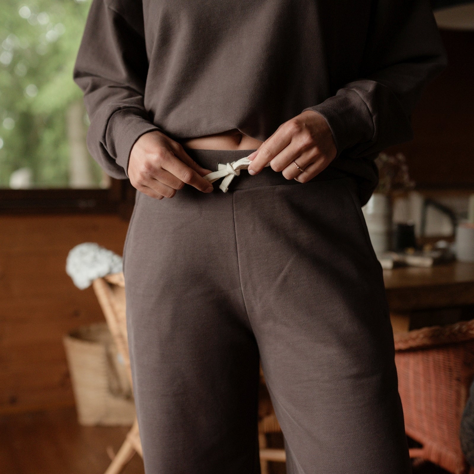 Nordlicht Lynn Wide Leg Sweathose Braun M Bio-Baumwolle