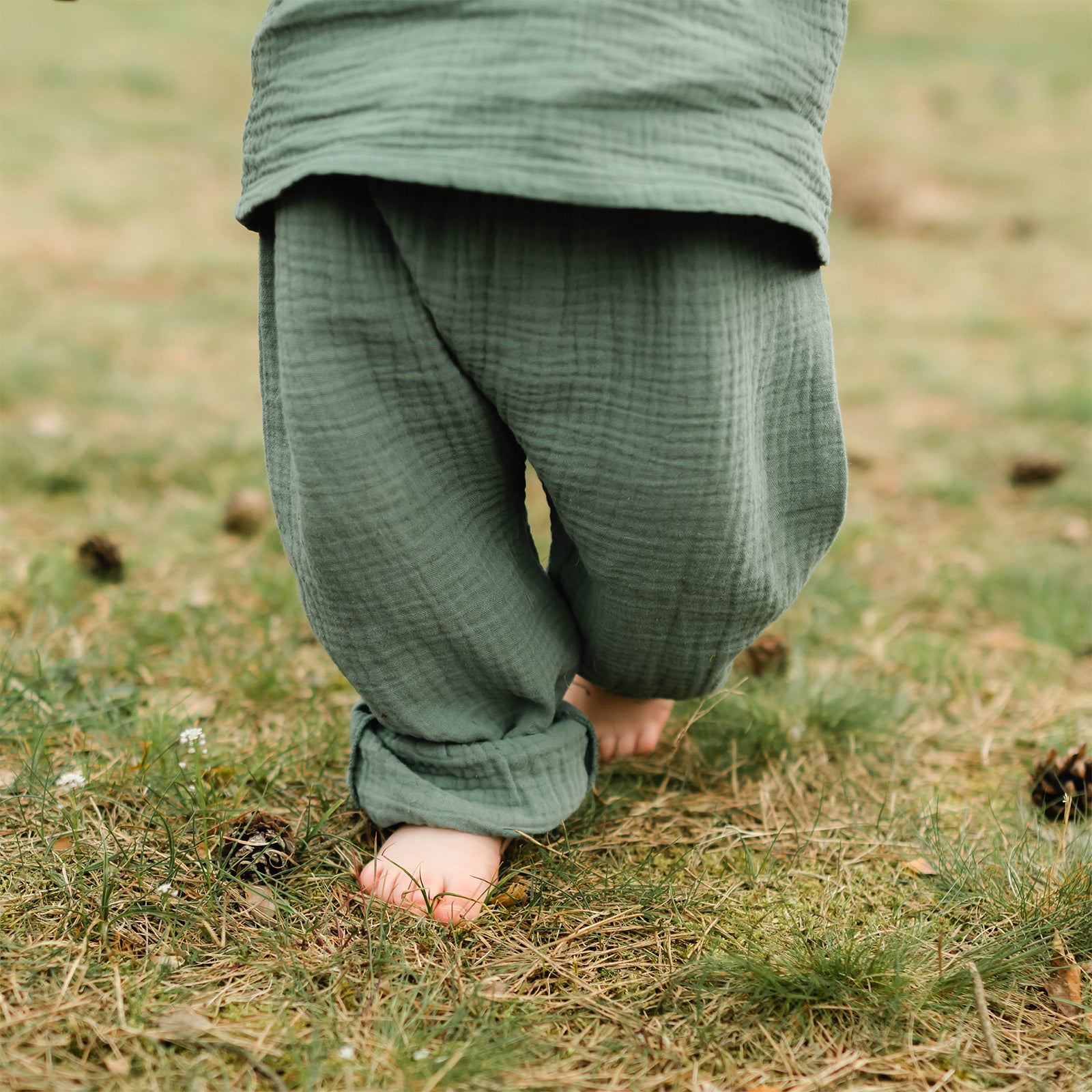 NORDLICHT Leja Kinder Musselin Hose Grün Bio-Baumwolle