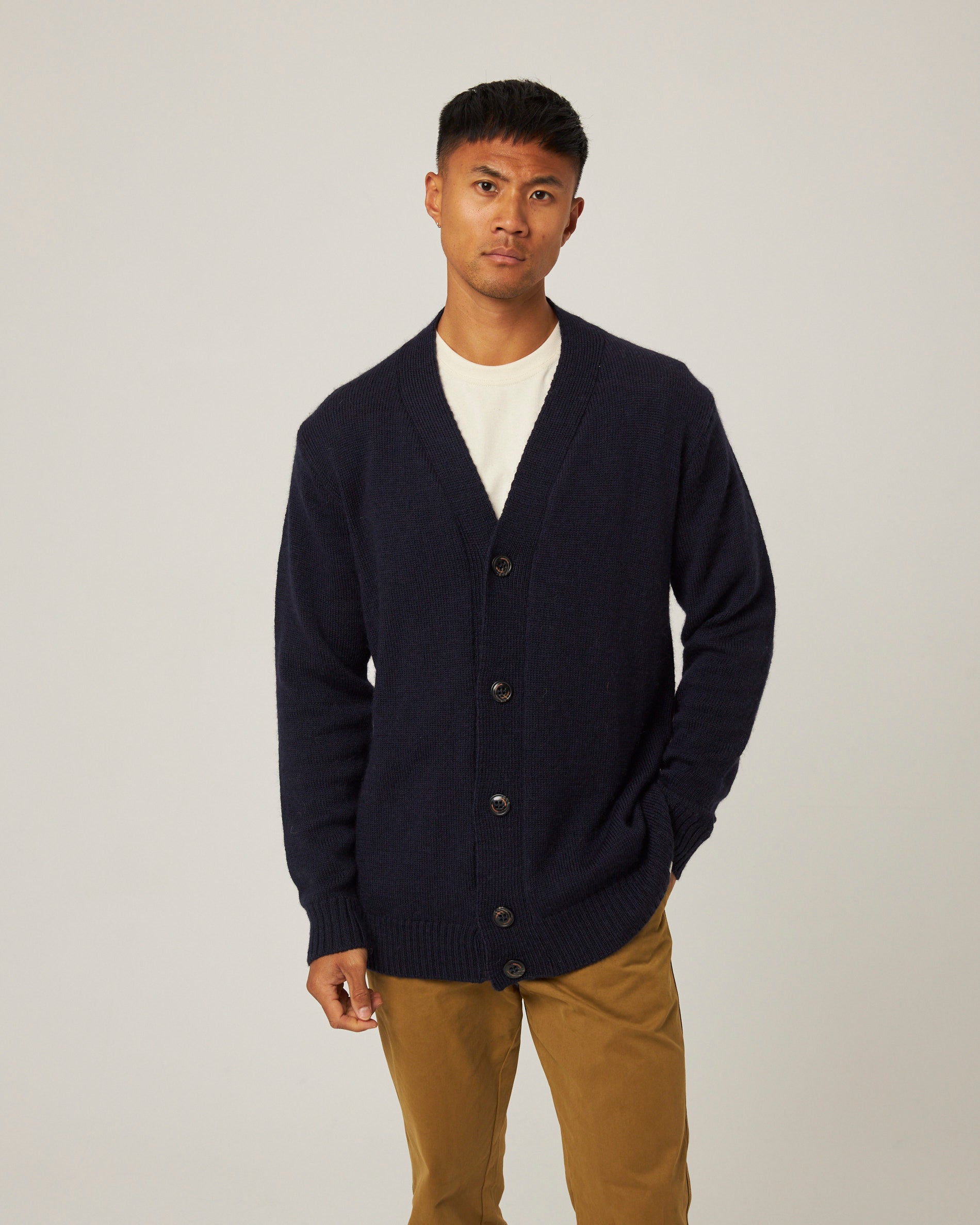 Peregrine Makers Cardigan Herren Honey L Merinowolle