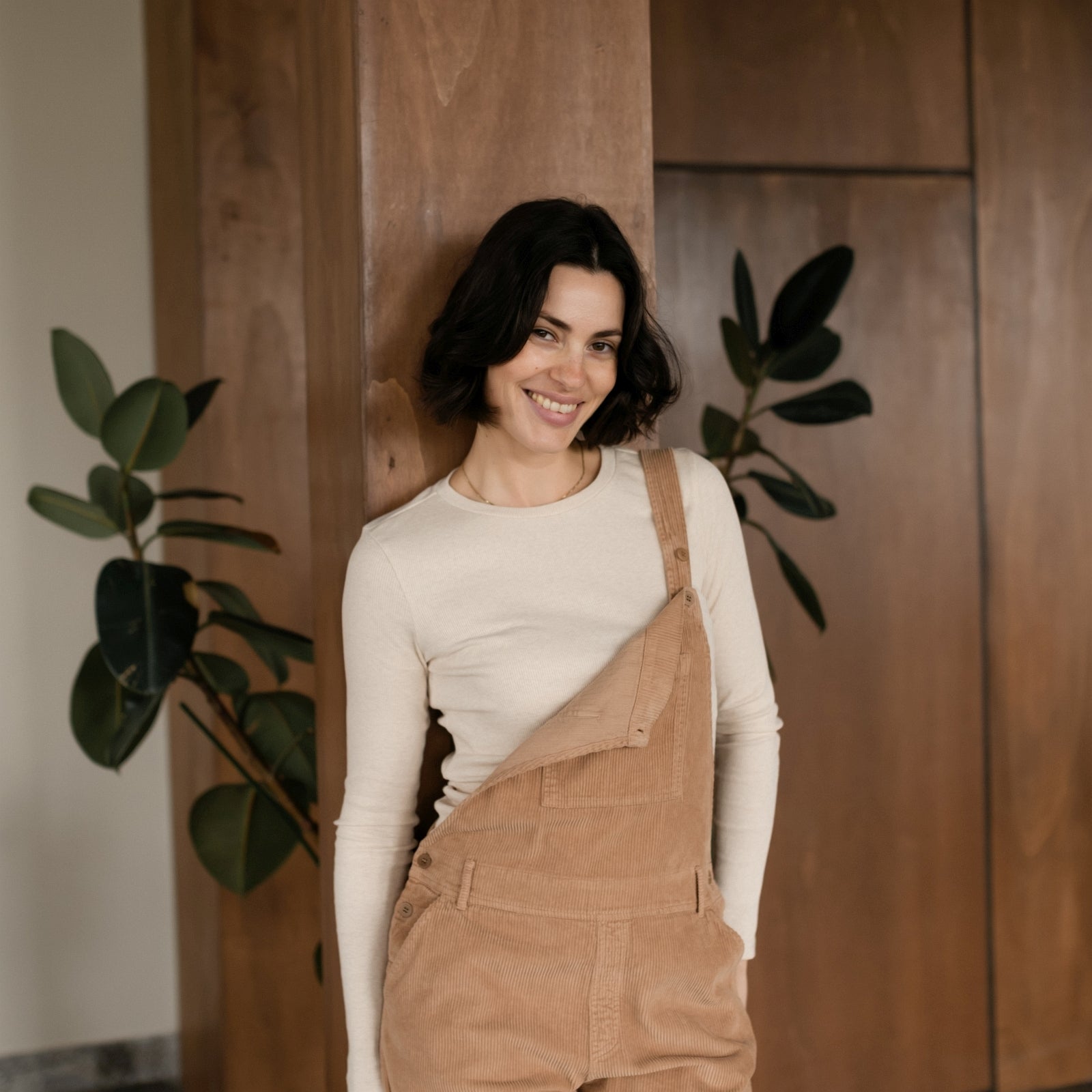 Nordlicht Liv Cord Latzhose Damen Hellbraun Bio-Baumwolle