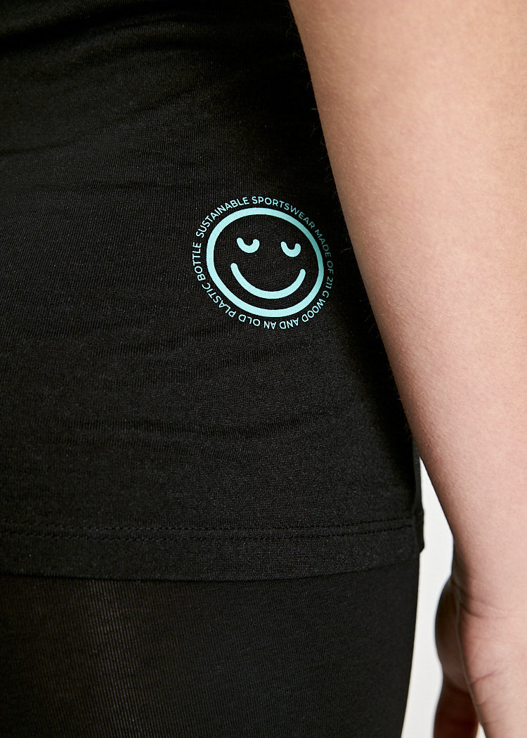 Wijld Top Marga Damen Sportshirt Black Blue Lyocell