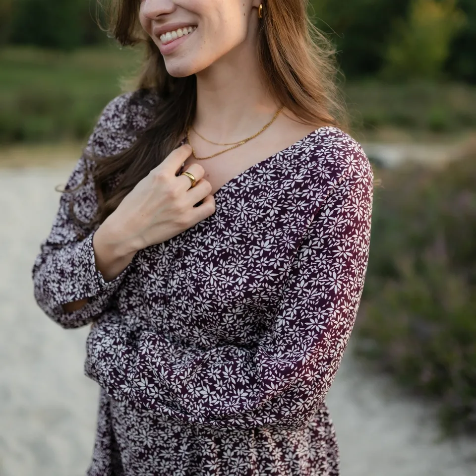 NORDLICHT Ami Kleid Cherry Rot Blumen Ecovero