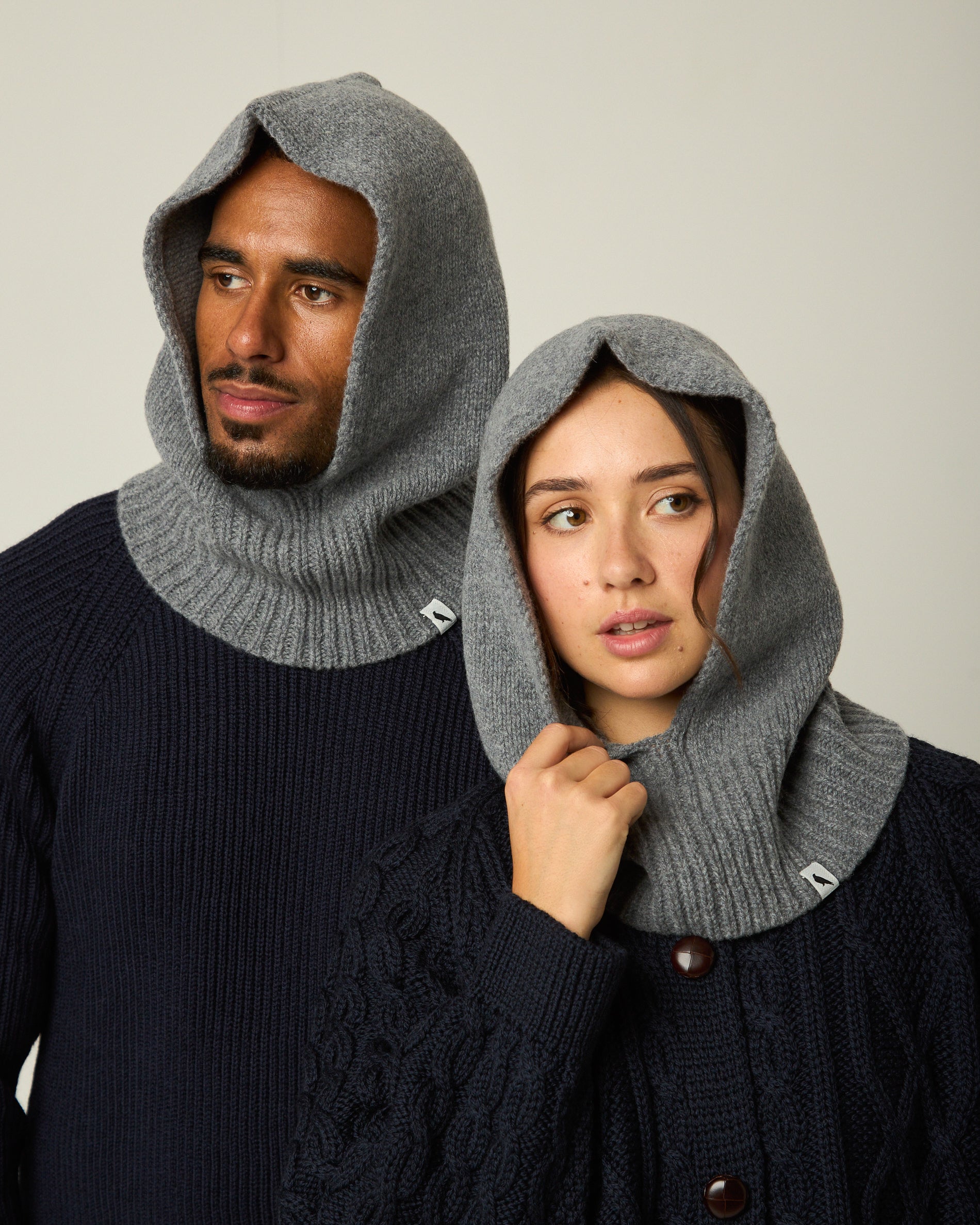 Peregrine Avening Strickkapuze Navy Lambswool