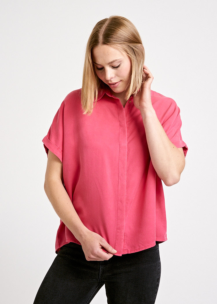 Wijld T-Shirts Tops Twill Bluse Lyocell Viva Magenta