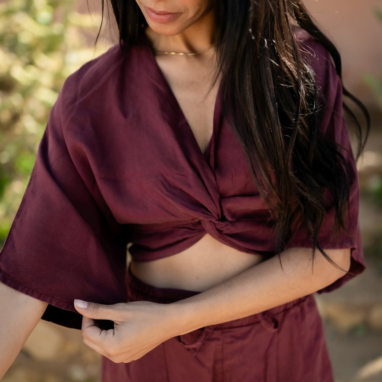 NORDLICHT Merit Knoten Crop Top Bordeaux Tencel