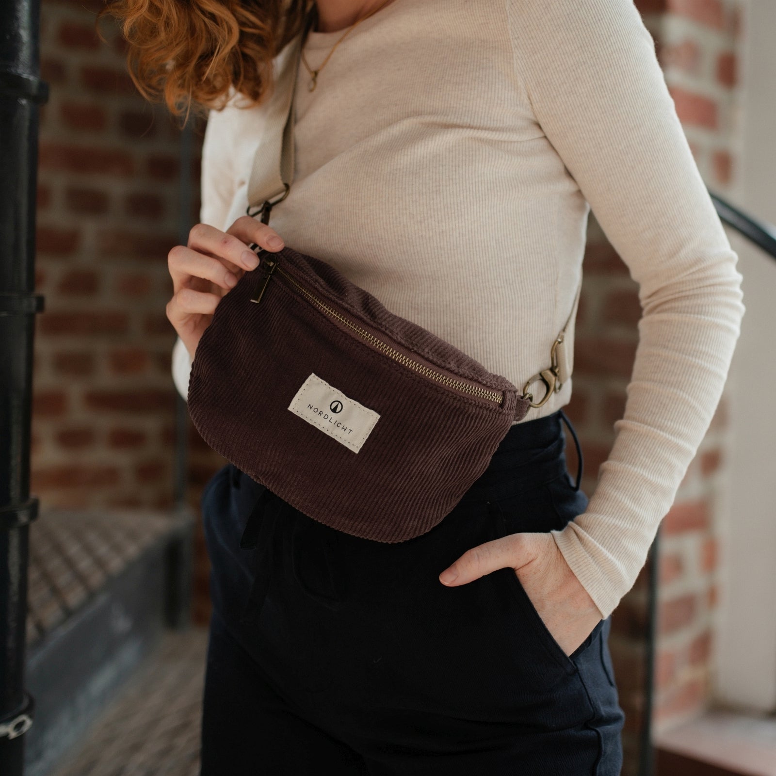 NORDLICHT Tomma Bauchtasche Cord Braun Bio-Baumwolle