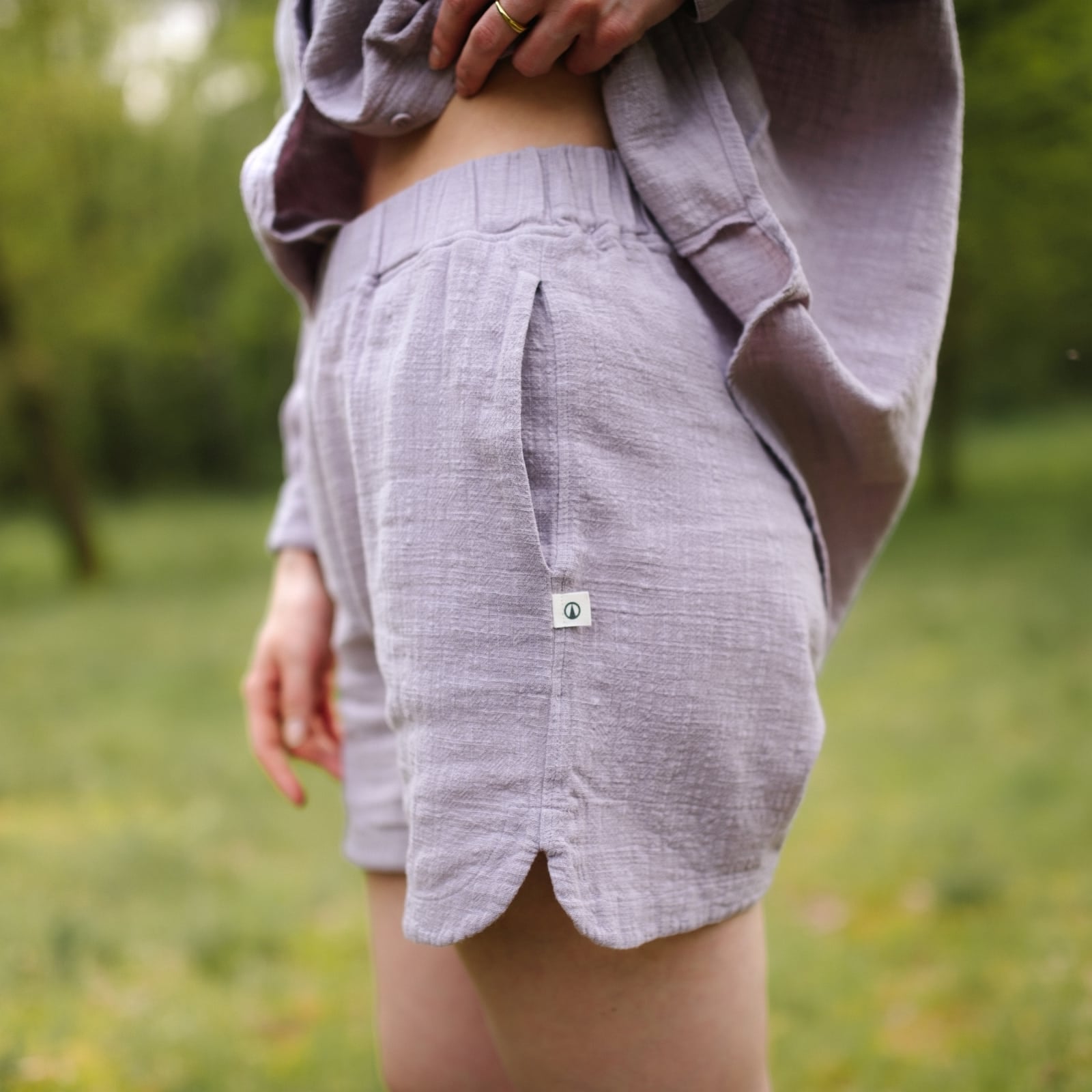 NORDLICHT Letje Shorts Bio-Baumwolle Leinenstruktur