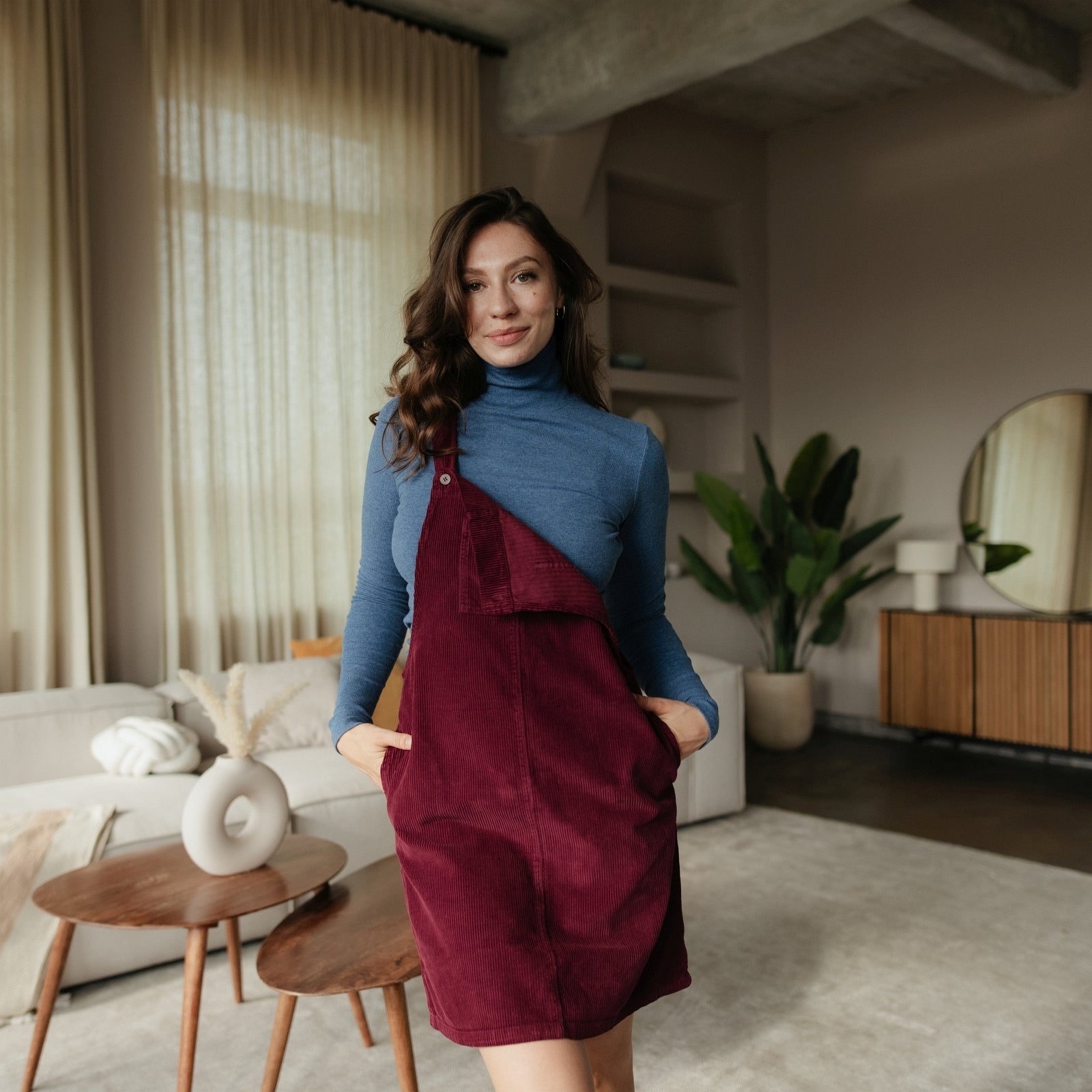 Nordlicht Mika Cord Latzkleid Rot aus Bio-Baumwolle