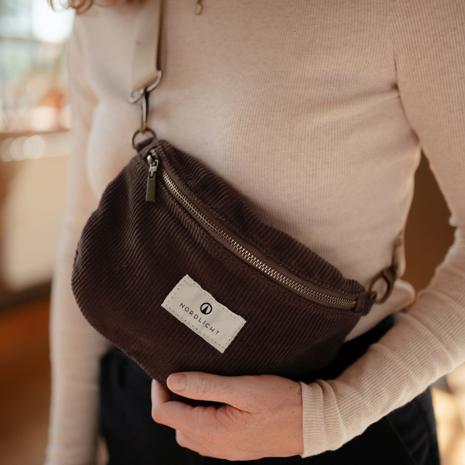NORDLICHT Tomma Bauchtasche Cord Braun Bio-Baumwolle