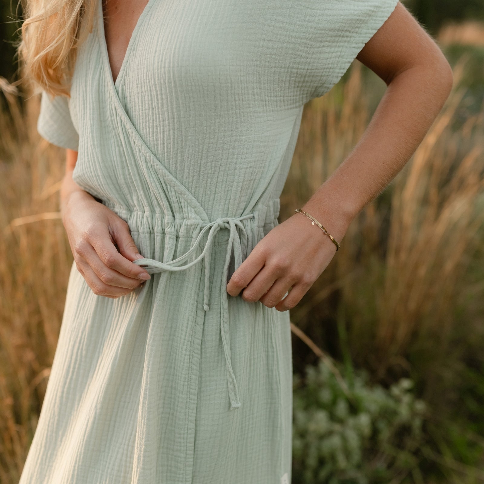 NORDLICHT Milva Musselin Midi Wickelkleid grün Bio-Baumwolle