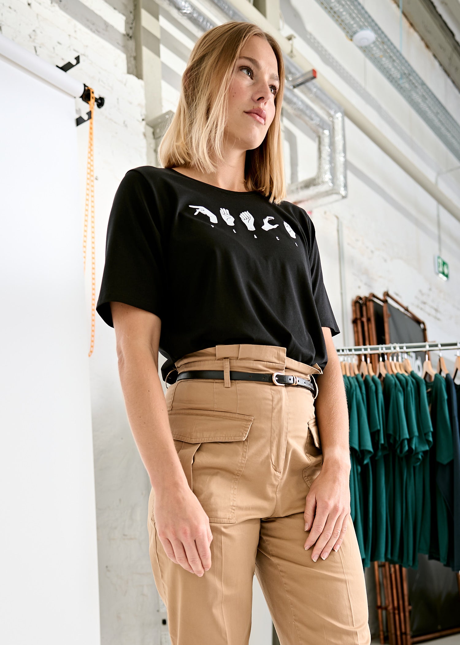 Wijld Tilda T-Shirt Peacesignlanguage Print Basic