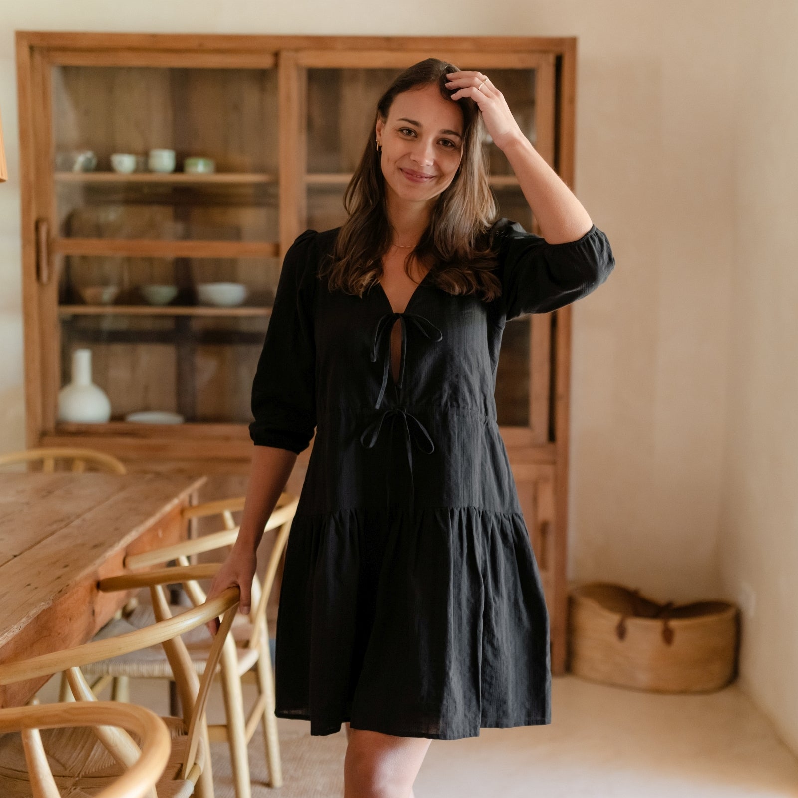 Nordlicht Kaja Jacquard Kleid Schwarz V-Ausschnitt