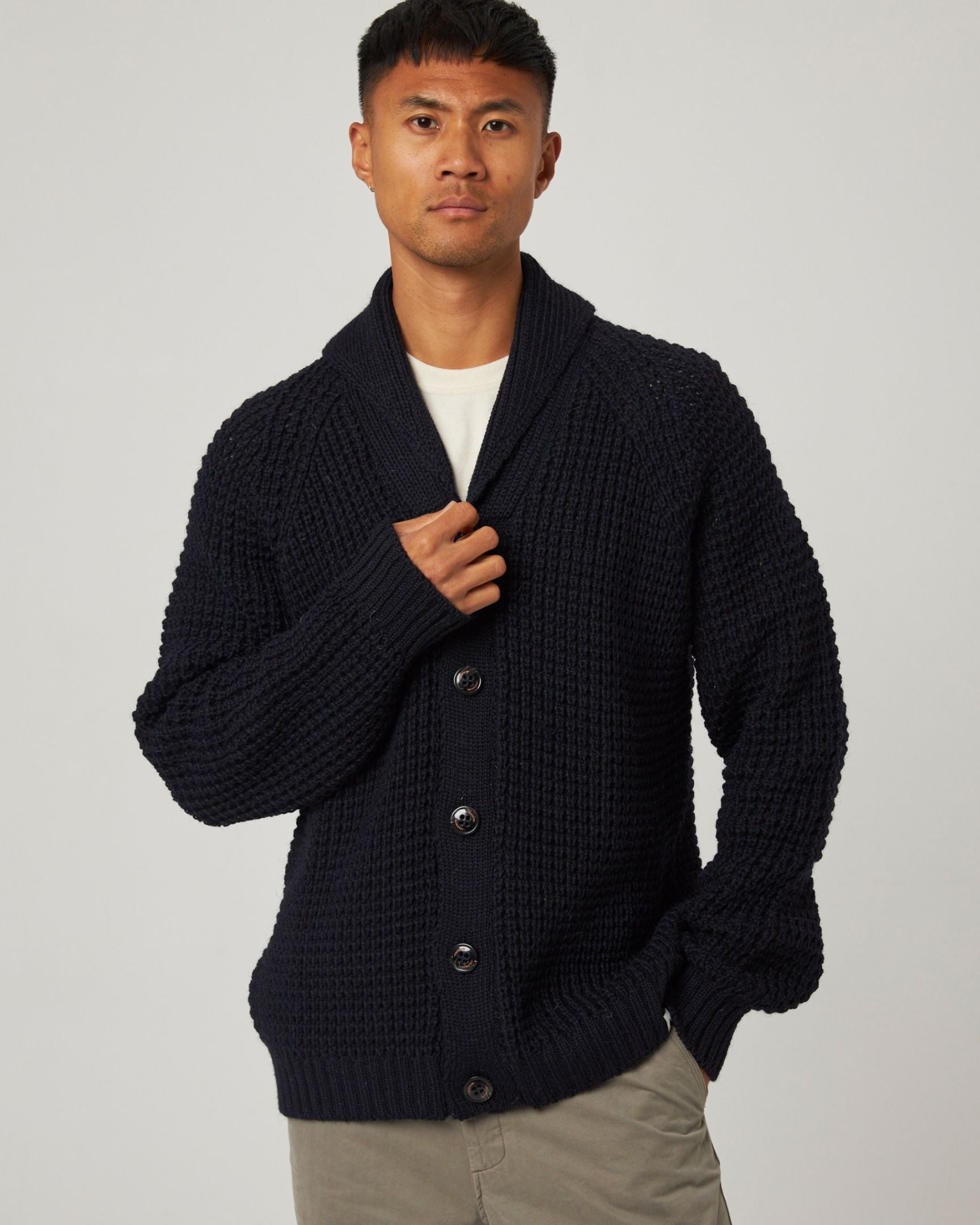 Peregrine Waffle Shawl Cardigan Strickjacke Navy Wolle