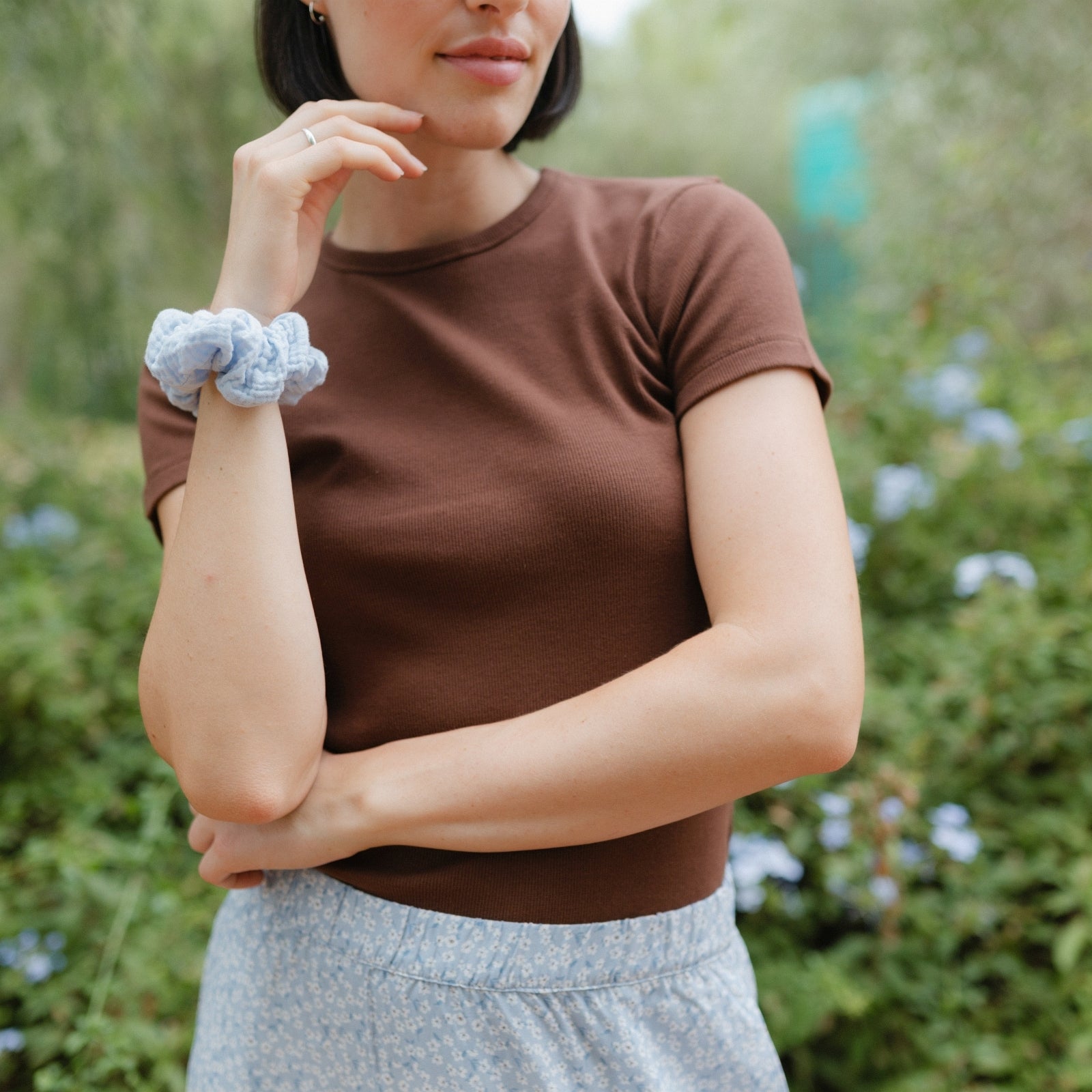 Nordlicht Musselin Scrunchie Haargummi Hellblau Bio-Baumwolle
