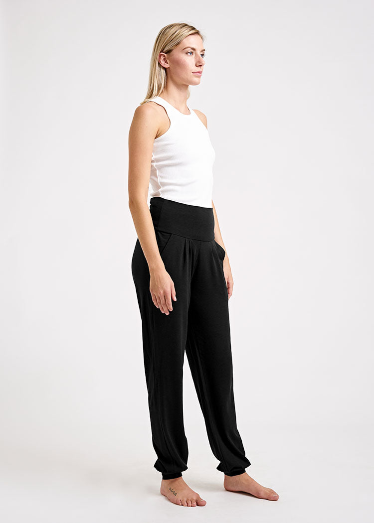 Wijld Amalie Black Yoga Pants Damen schwarz lockerer Schnitt