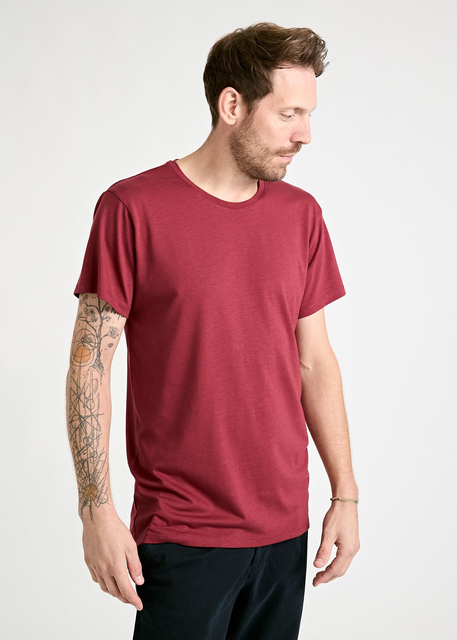Wijld Alex Tibetan Red Herren T-Shirt Regular Bio