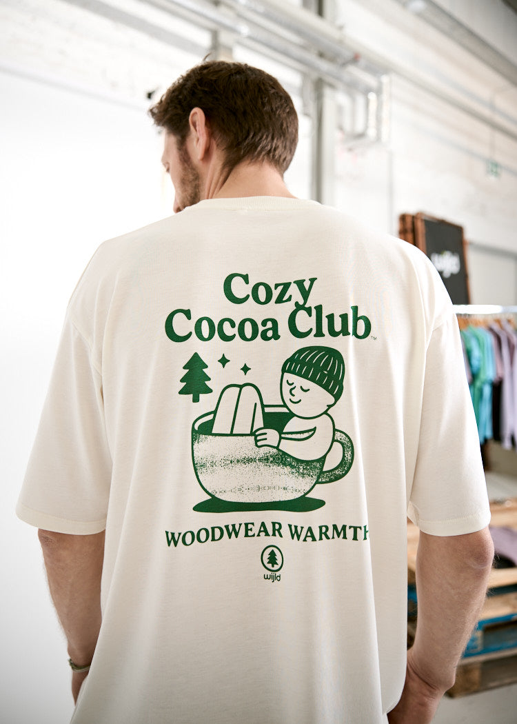 Wijld James T-Shirt Cozy Cocoa Club Print Holzfaser
