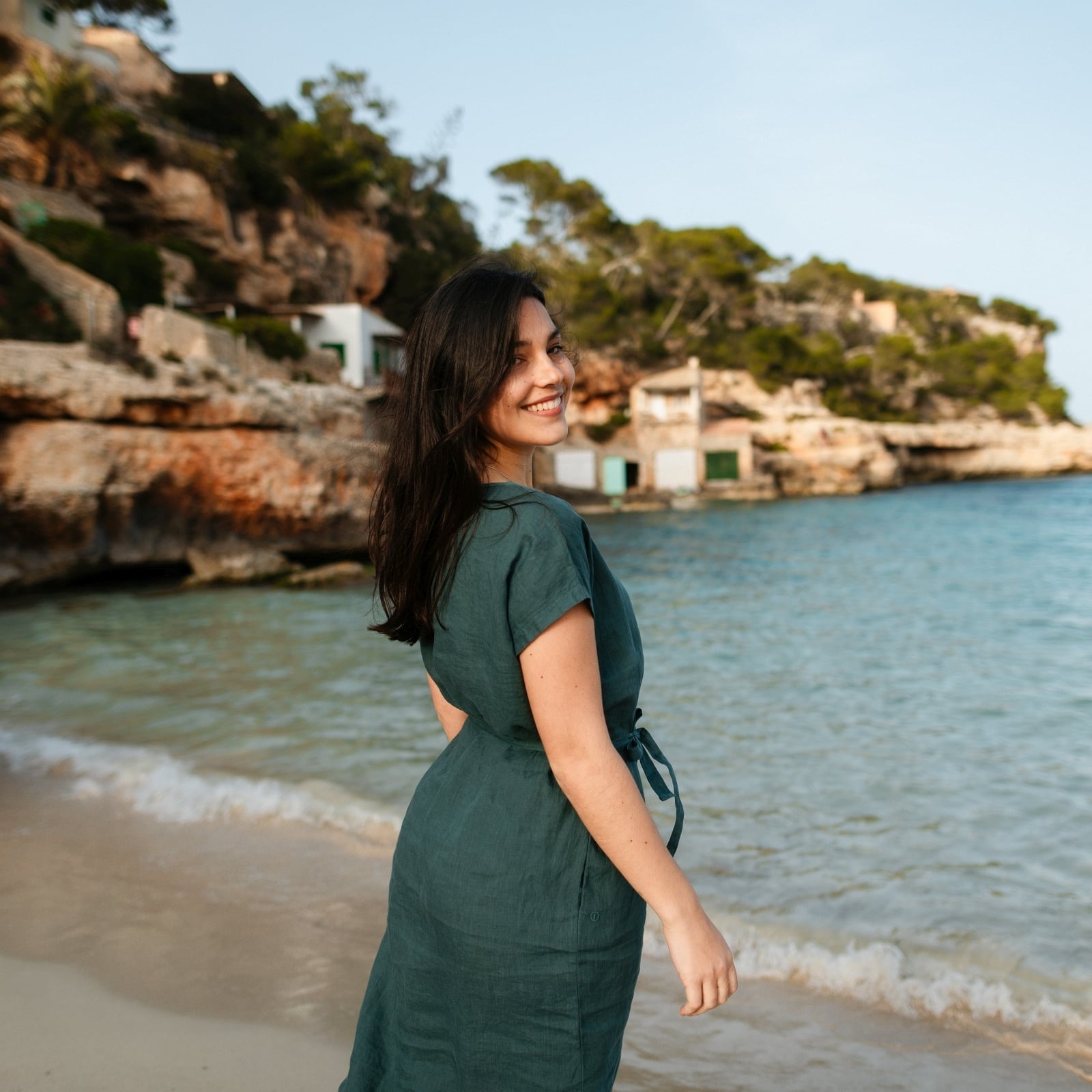 NORDLICHT Elin Leinen Kleid Dunkelgrün mit Taschen