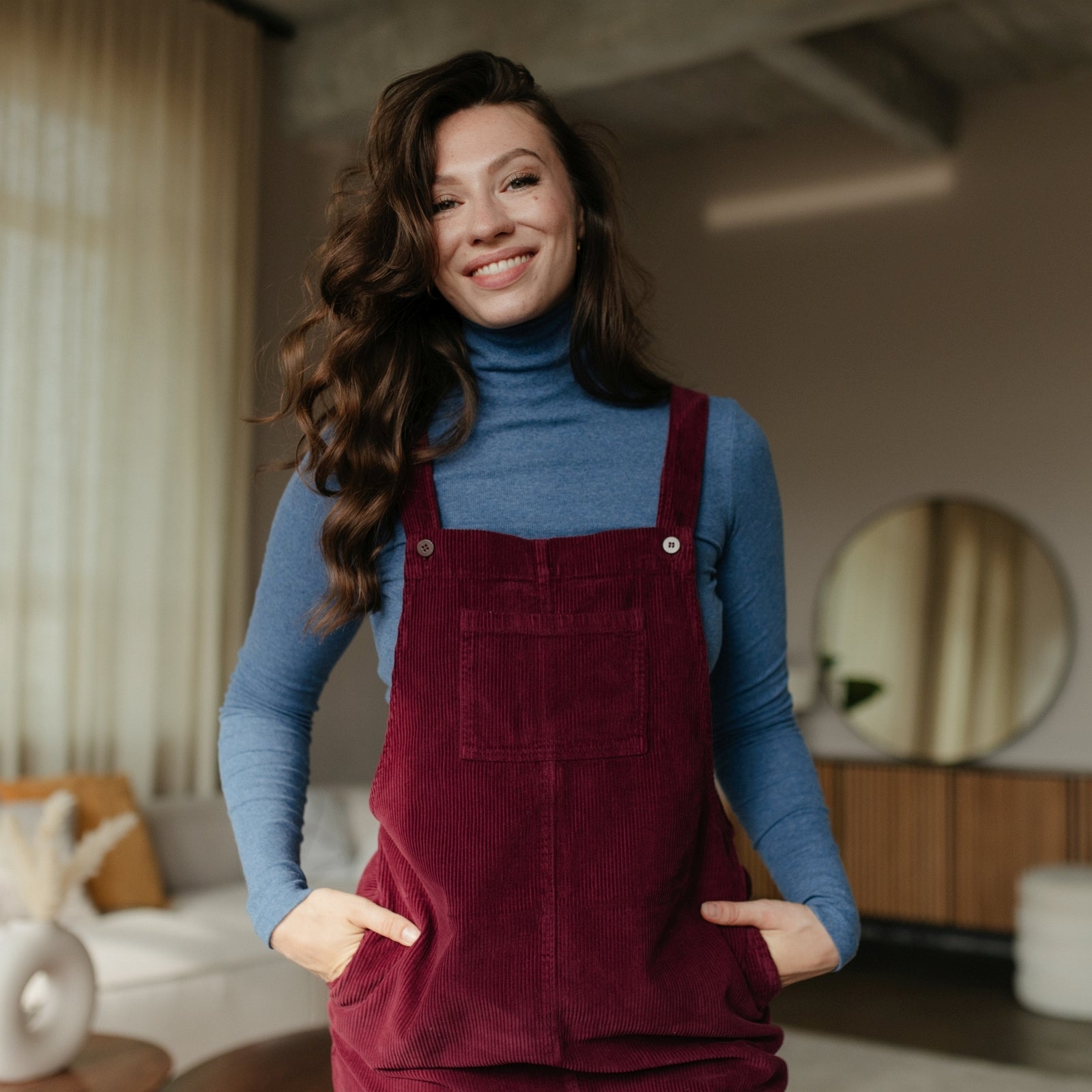 Nordlicht Mika Cord Latzkleid Rot aus Bio-Baumwolle