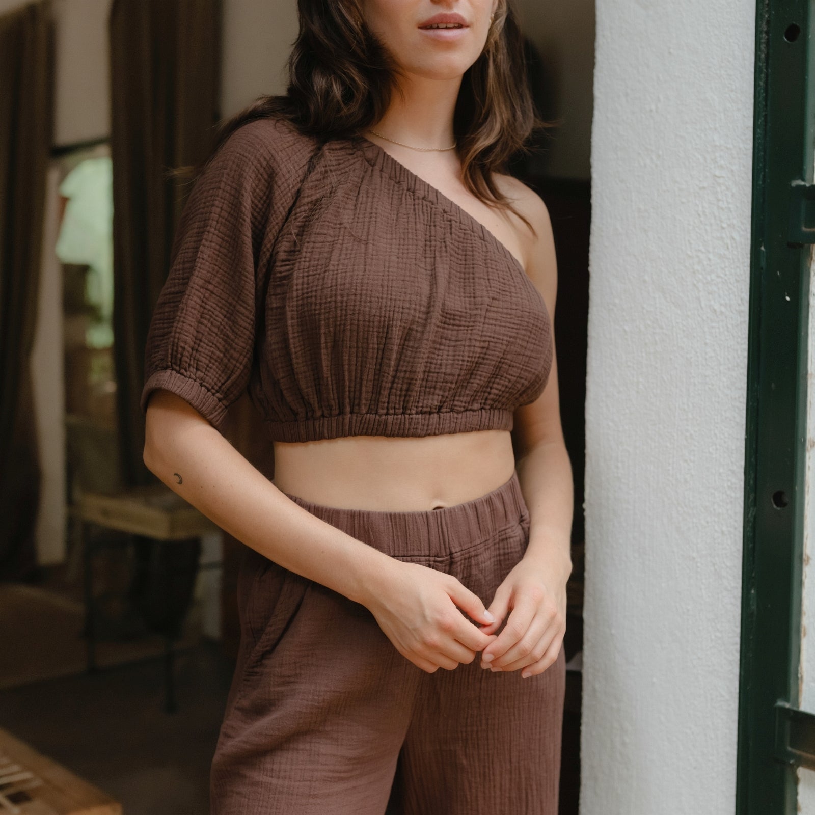 NORDLICHT Siv Musselin Crop Top Braun Bio-Baumwolle