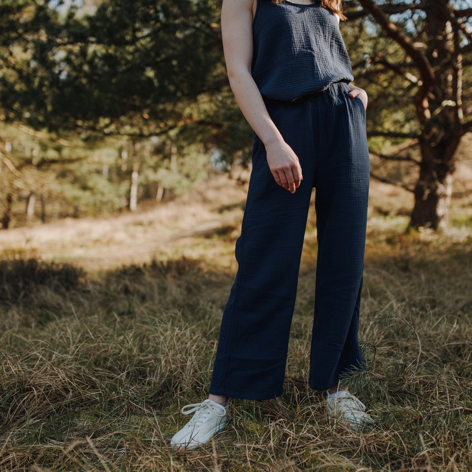 Nordlicht Leja Musselin Hose Marineblau Bio-Baumwolle Locker