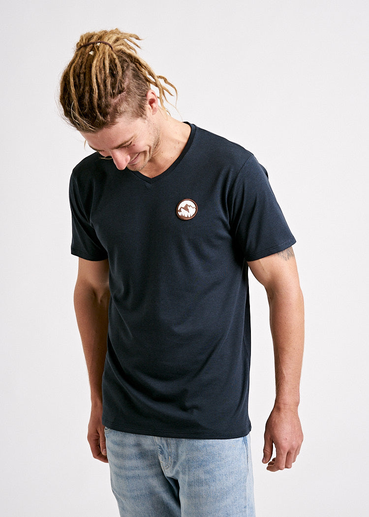 Wijld Woodshirt Summit Herren T-Shirt V-Ausschnitt Schwarz