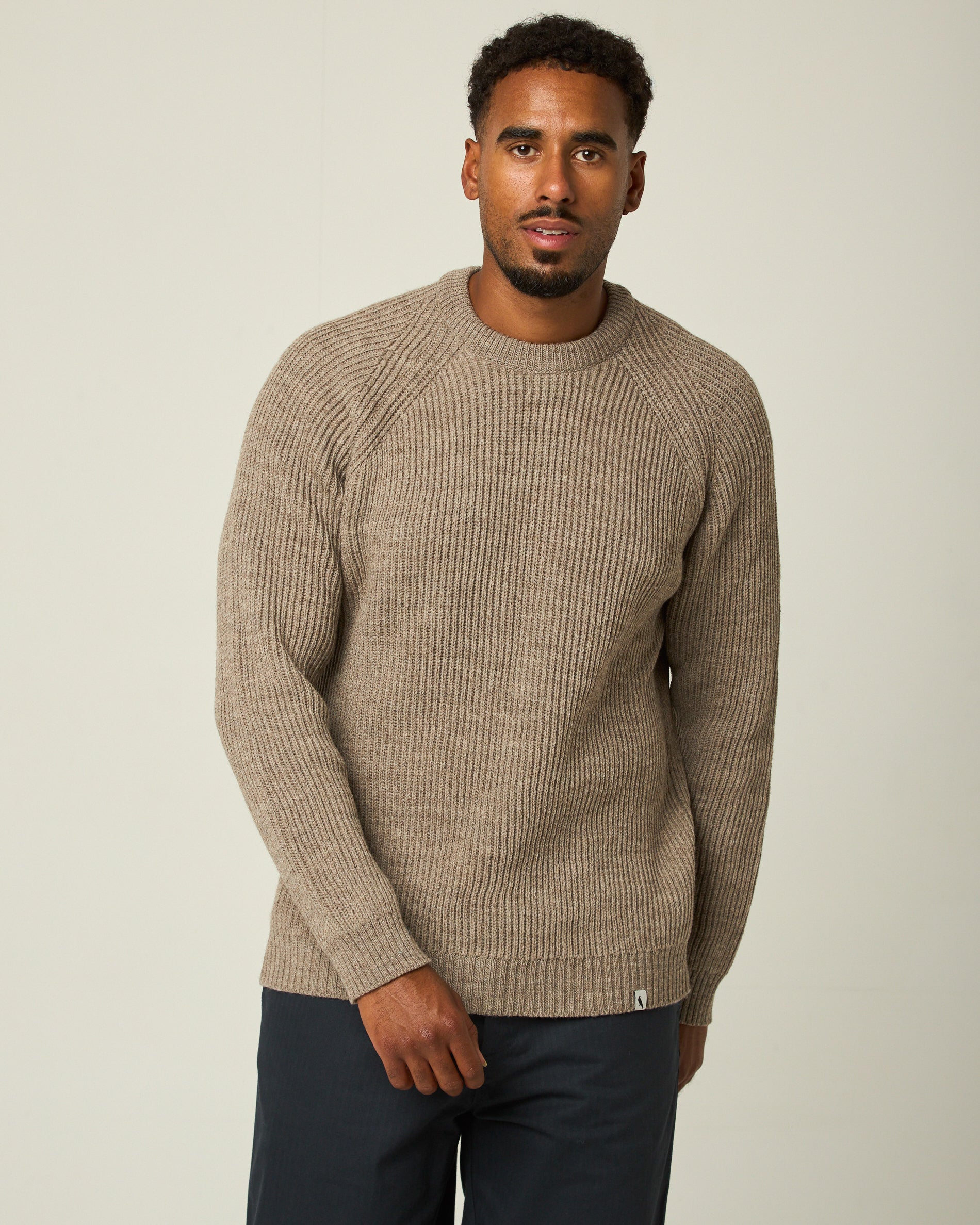 Peregrine Knitwear Ford Crew Jumper Strickpullover Oak Merino