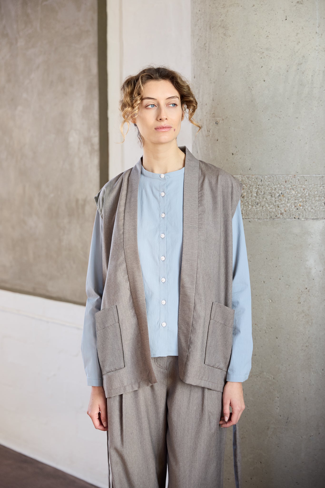 Christiane Strobel Oberteile JULE Weste Wolle Sand Beige