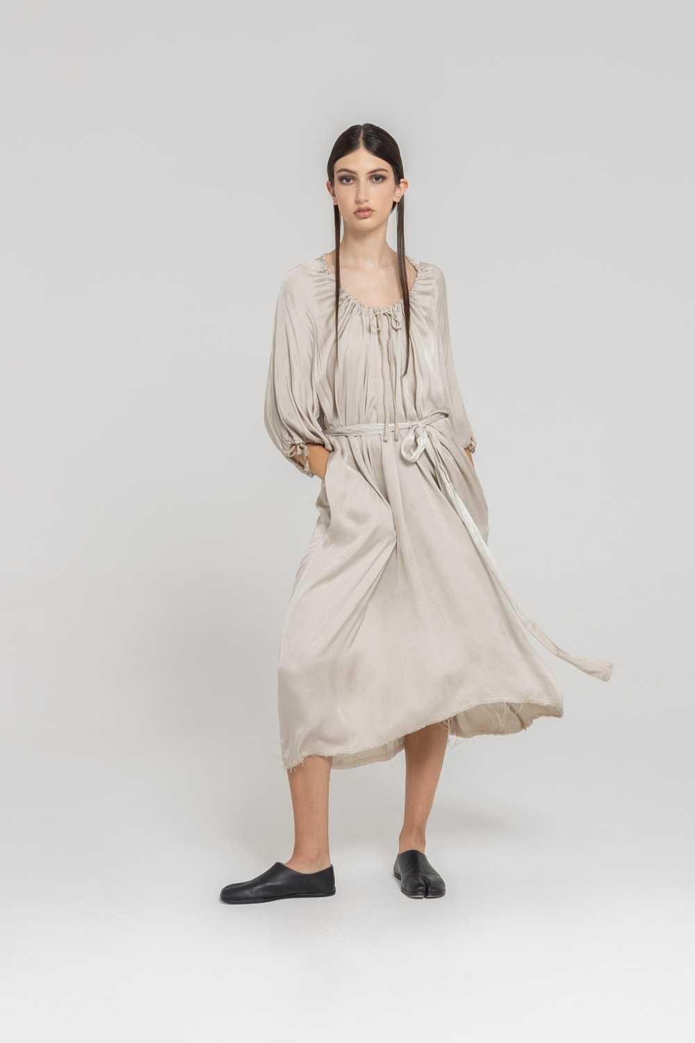 Sanctamuerte Maxi Abito Kleid Viskose-Satin mit Taschen
