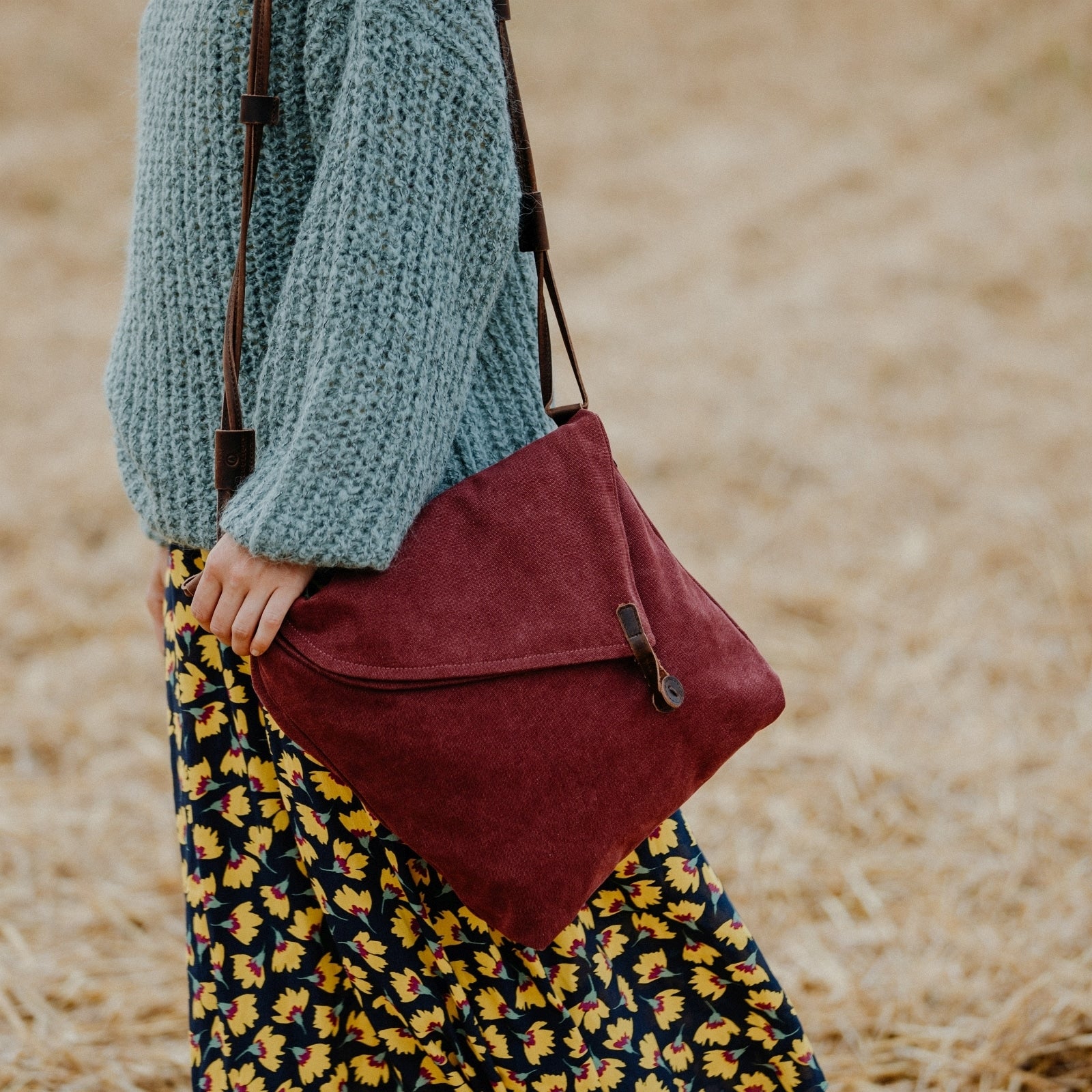 NORDLICHT Smilla Umhängetasche Bordeaux Leder Canvas