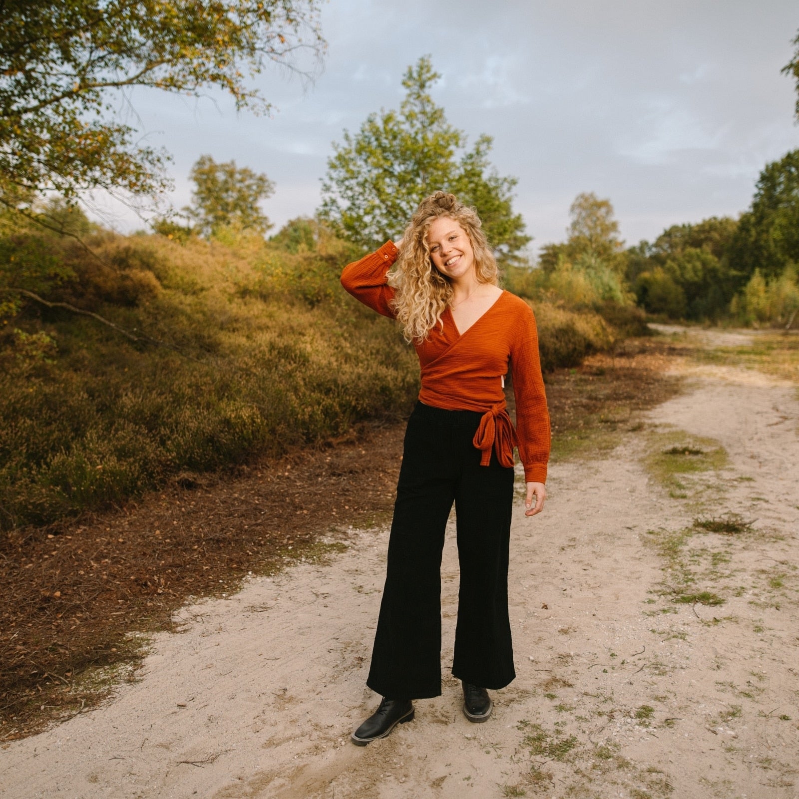 NORDLICHT Lina Cordhose Schwarz aus Bio-Baumwolle