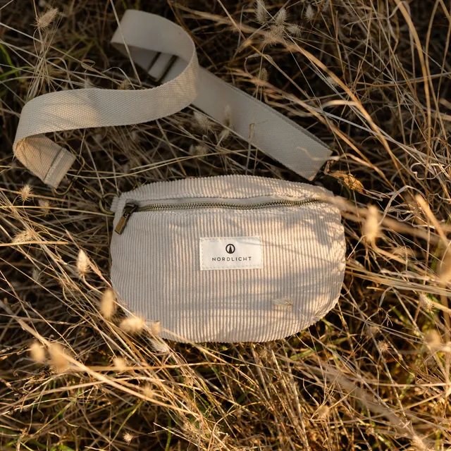 NORDLICHT Tomma Cord Bauchtasche Natur Bio-Baumwolle