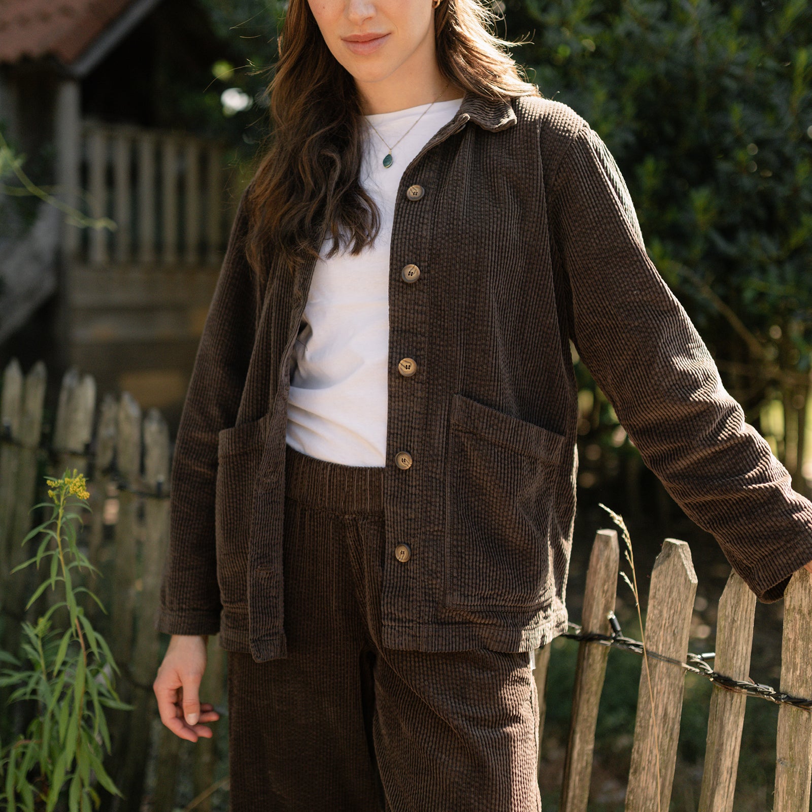 NORDLICHT Liora Cordjacke Dunkelbraun Bio-Baumwolle