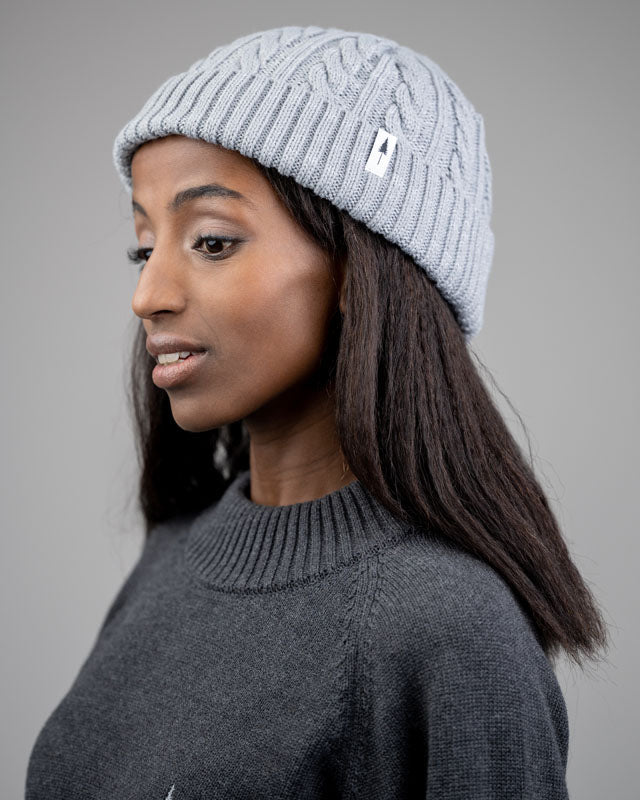 NIKIN Treeanie Cable Knit Mütze Cool Grey Zopfstrick
