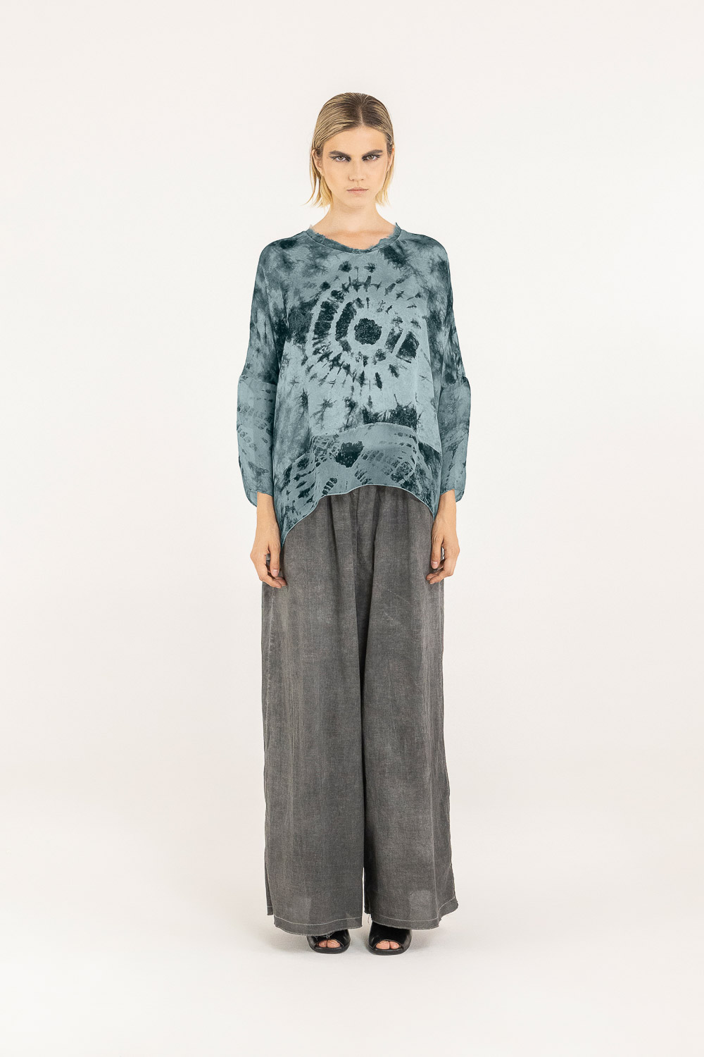 Sanctamuerte T-Shirt Boxy Over Shirt V-Ausschnitt Batik